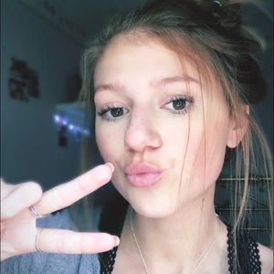 Meet your Posher, Isabella